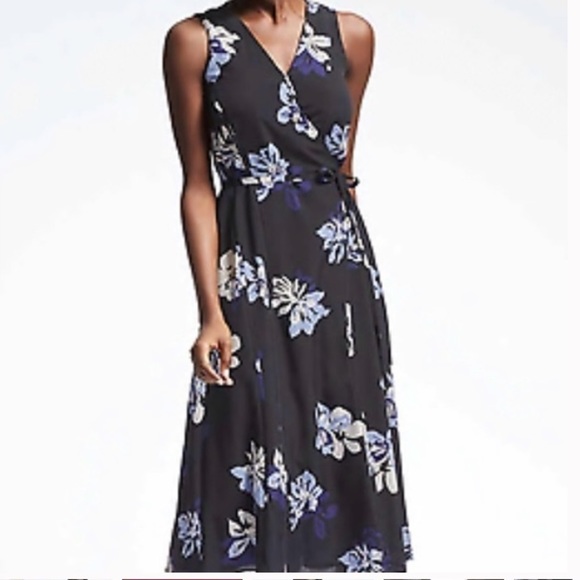 BANANA Republic Navy Color Floral Design Maxi Dress Size S- Like New. - Picture 2 of 15